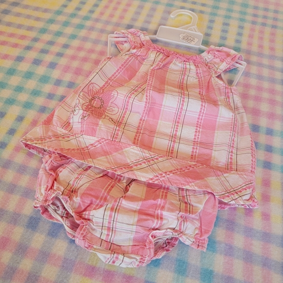 FIRST MOMENTS LAYETTE ♡ Pink|White|Gray 2pc Plaid Embroidered Floral Outfit 0-3M - Picture 5 of 12